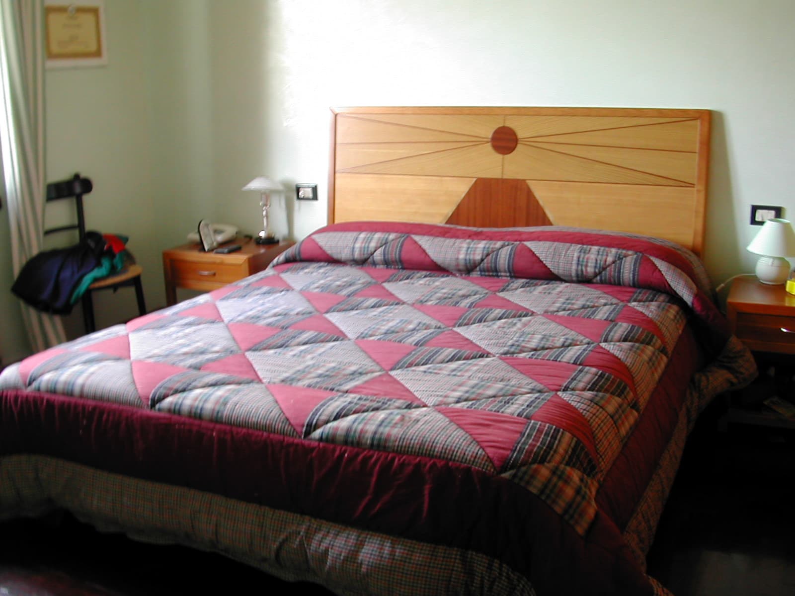 Camera da letto sarda intagliata e dipinta — foto 5 di 7