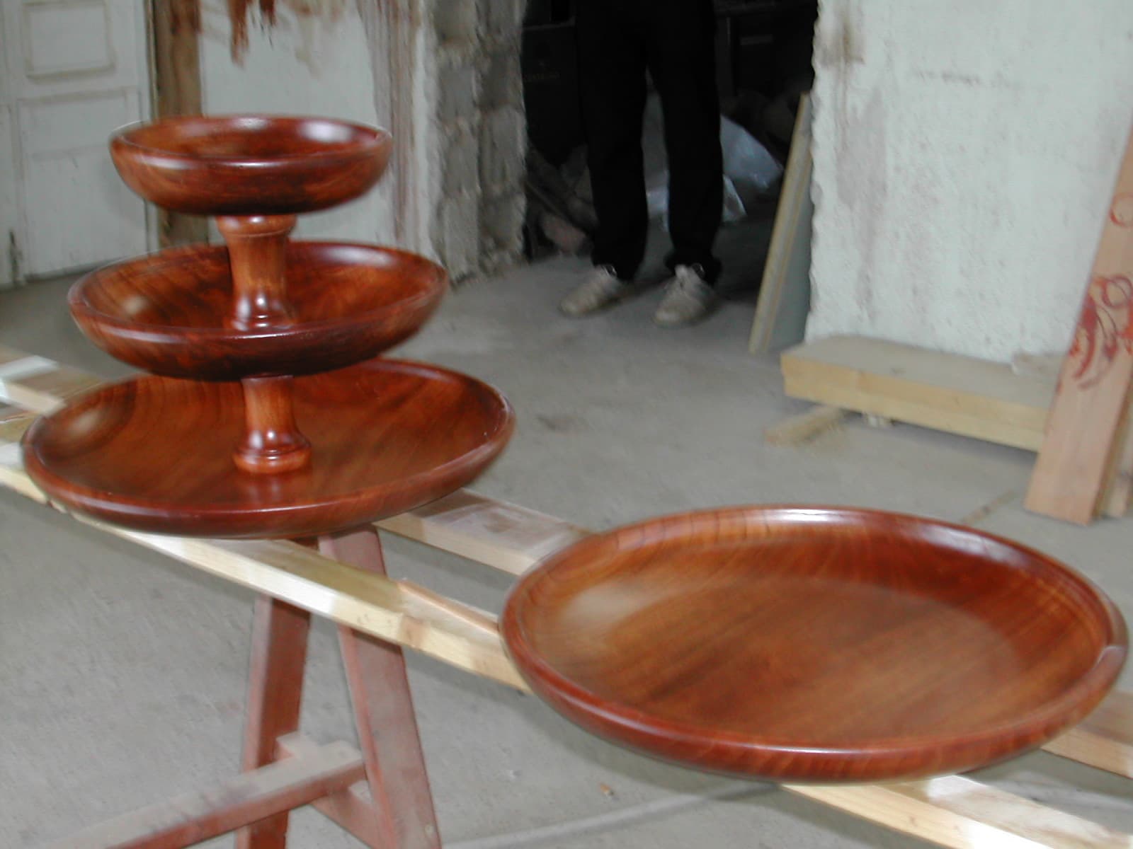 Fruttiere e portaoggetti in legno lavorati al tornio — foto 3 di 10