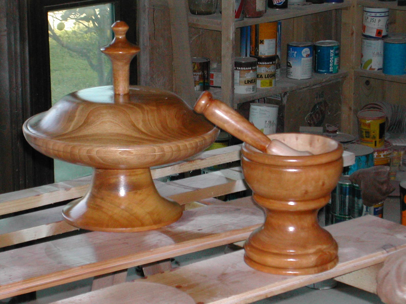 Fruttiere e portaoggetti in legno lavorati al tornio — foto 4 di 10