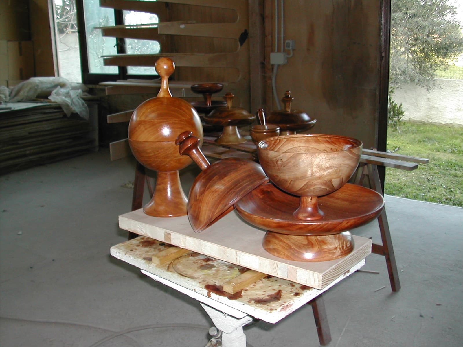 Fruttiere e portaoggetti in legno lavorati al tornio — foto 5 di 10