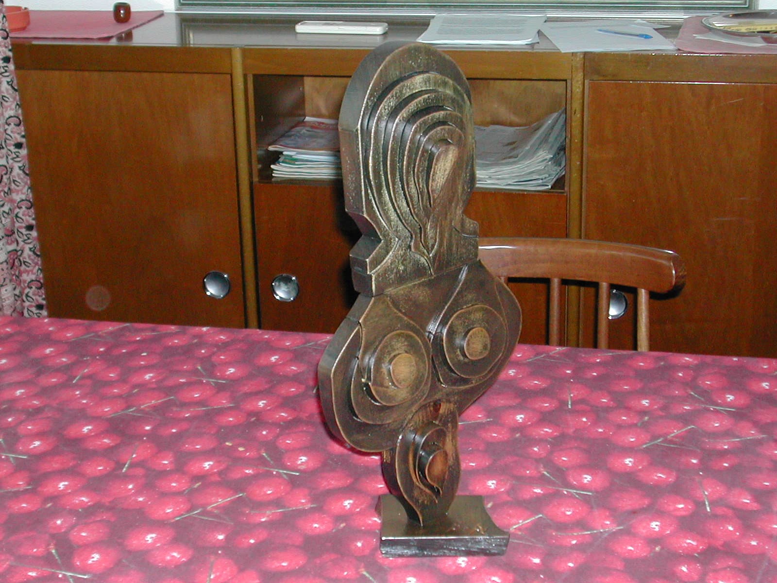 Scultura in legno di figura femminile