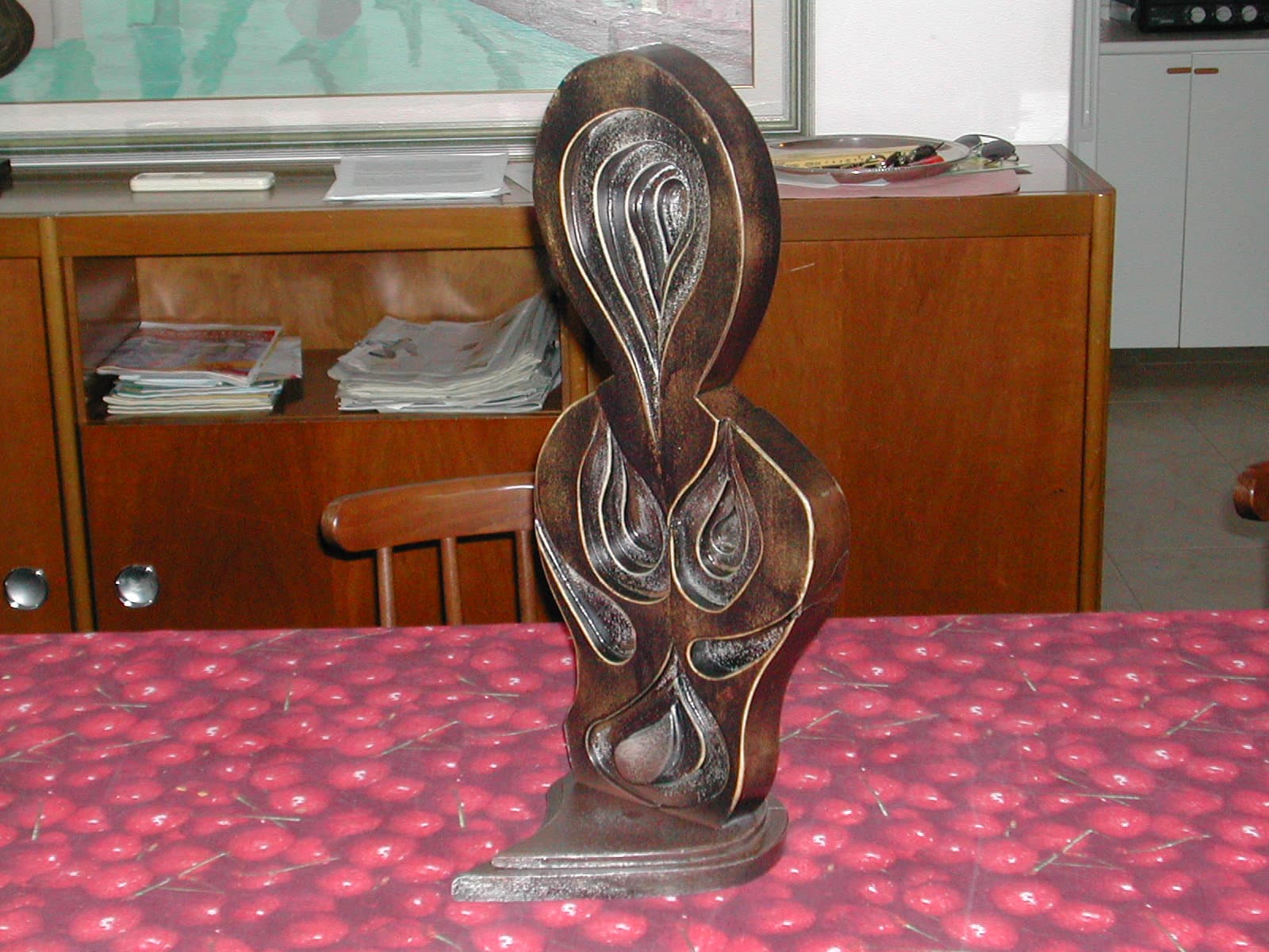 Scultura in legno di figura femminile — foto 2 di 4