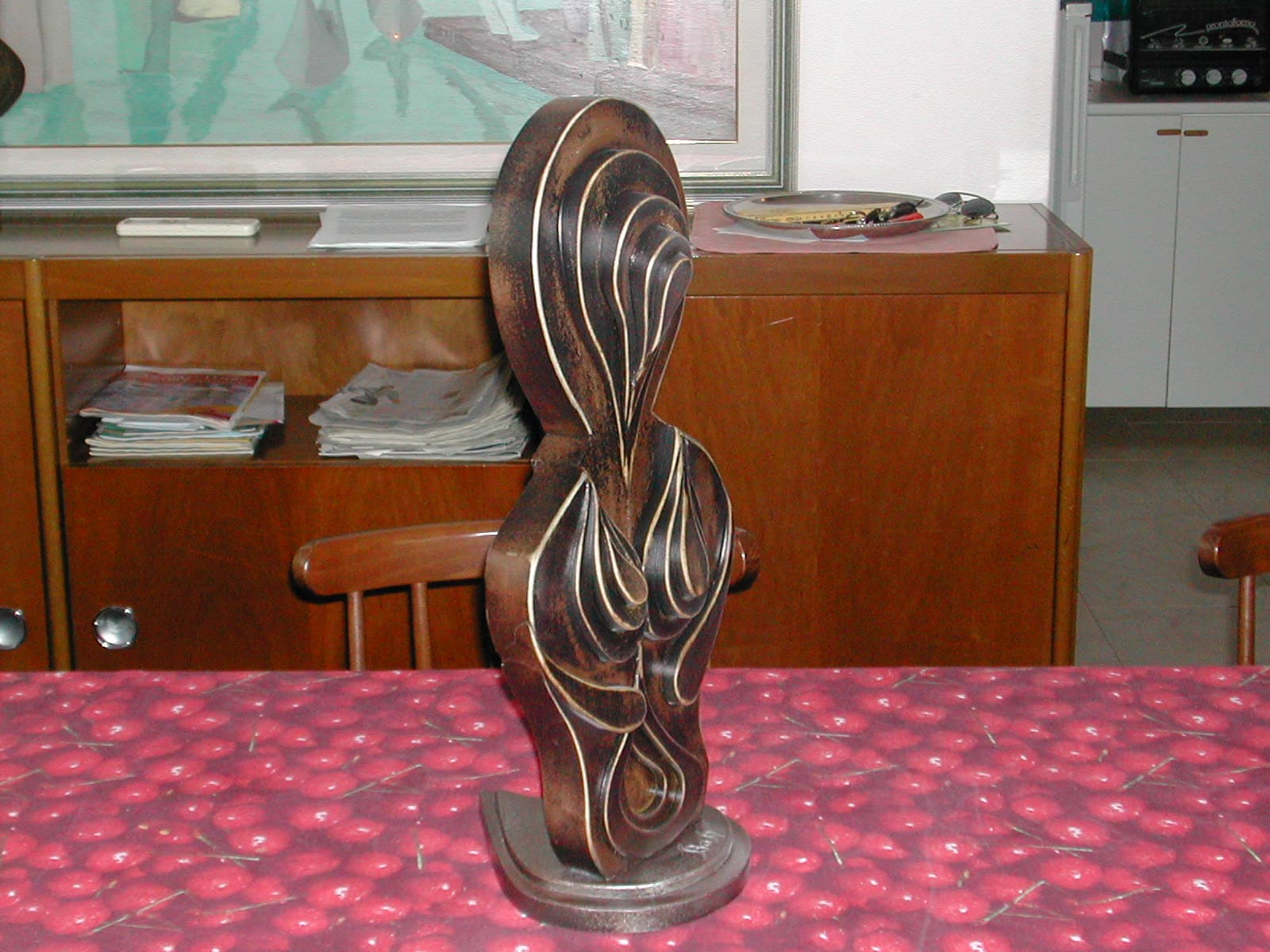 Scultura in legno di figura femminile — foto 3 di 4